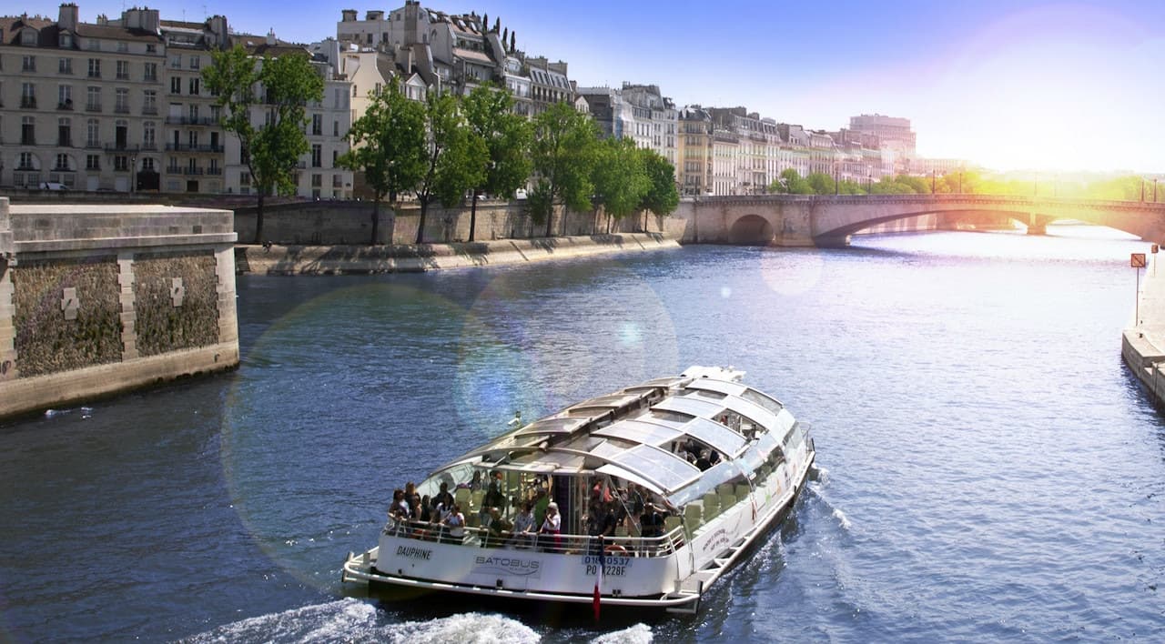 Batobus Paris Hop-on Hop-Off Riverboat - მთავარი სურათი