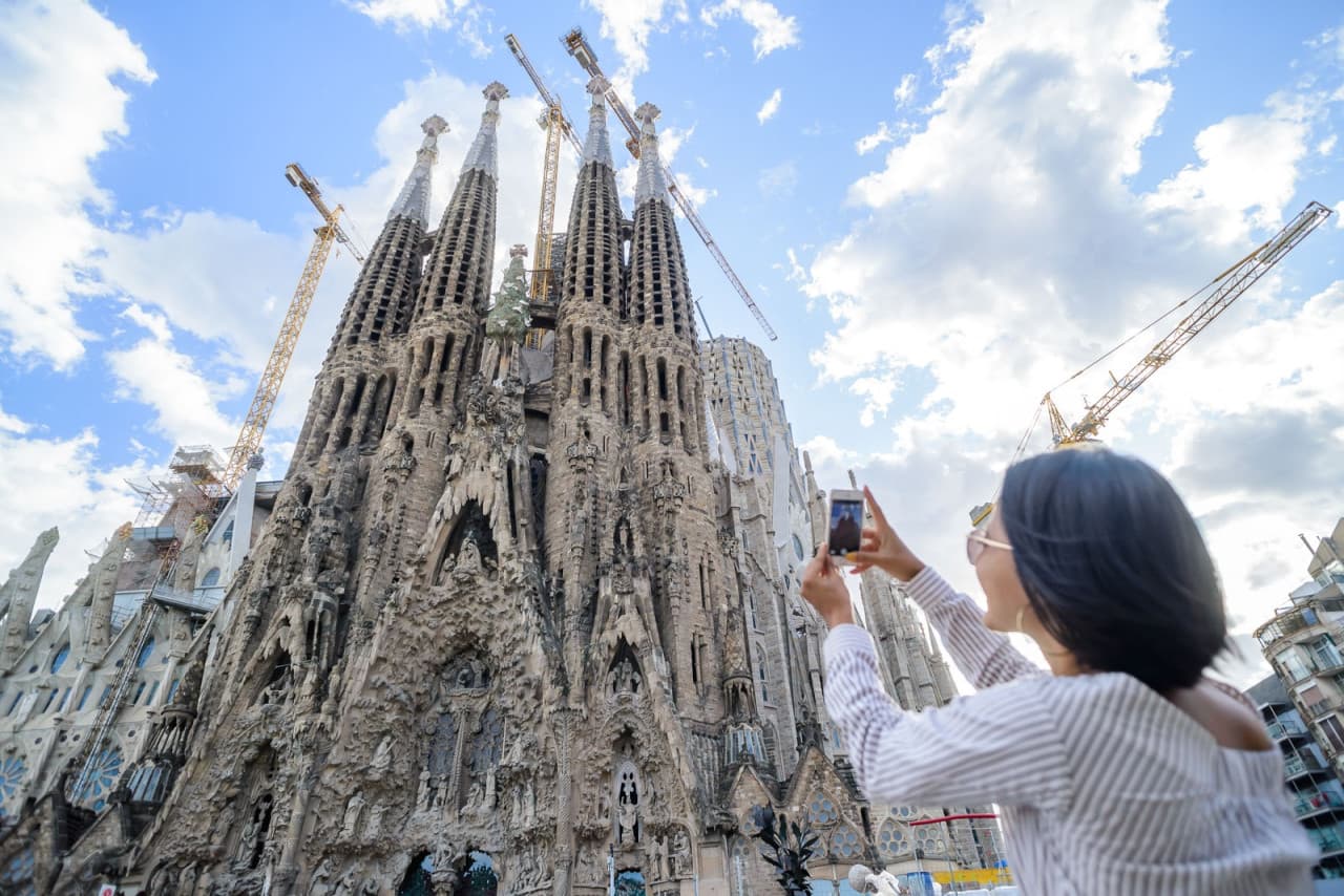 Barcelona Walking Tour with High-Speed Train Transfer from Madrid - სურათი 2
