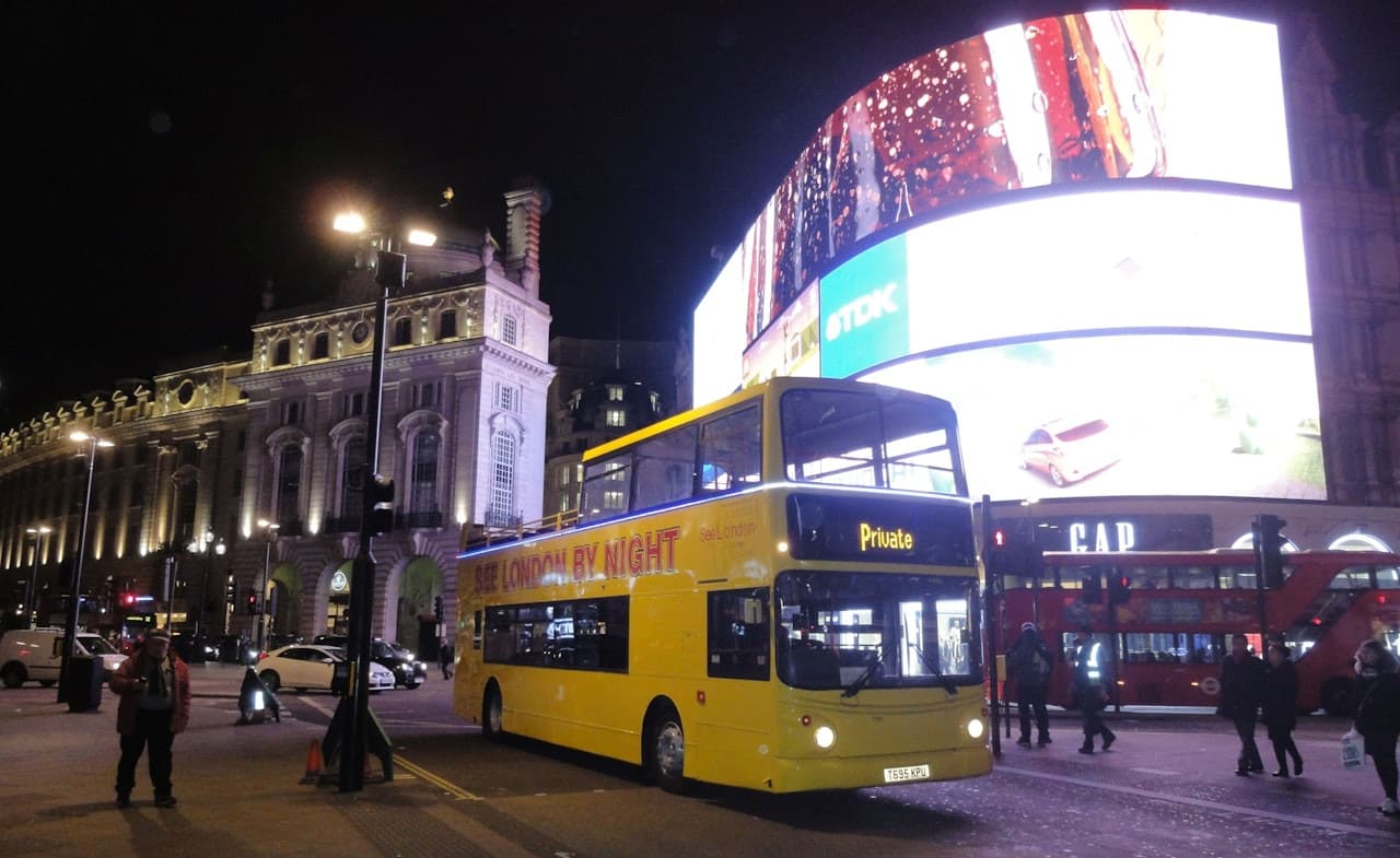 See London by Night - სურათი 2