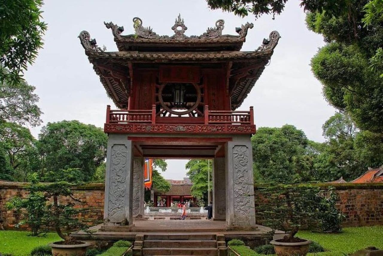 Hanoi Instagram Tour: Ceramic Mosaic Mural, Sword Lake, Long Bien Bridge - სურათი 3