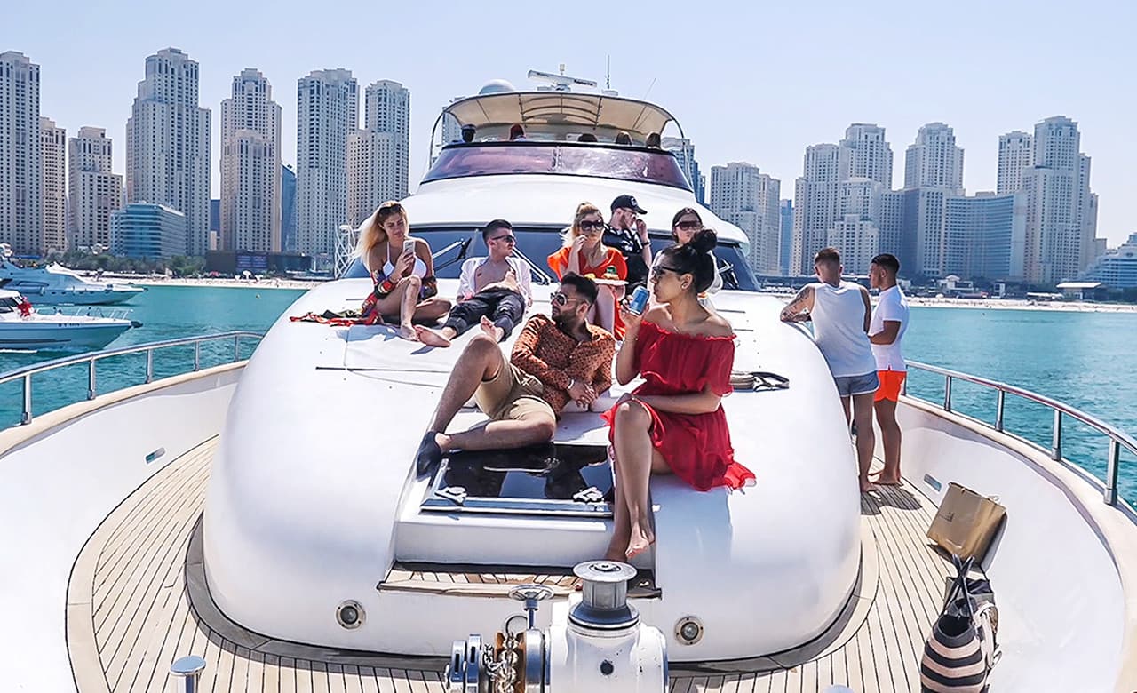Dubai Marina Yacht Tours - მთავარი სურათი