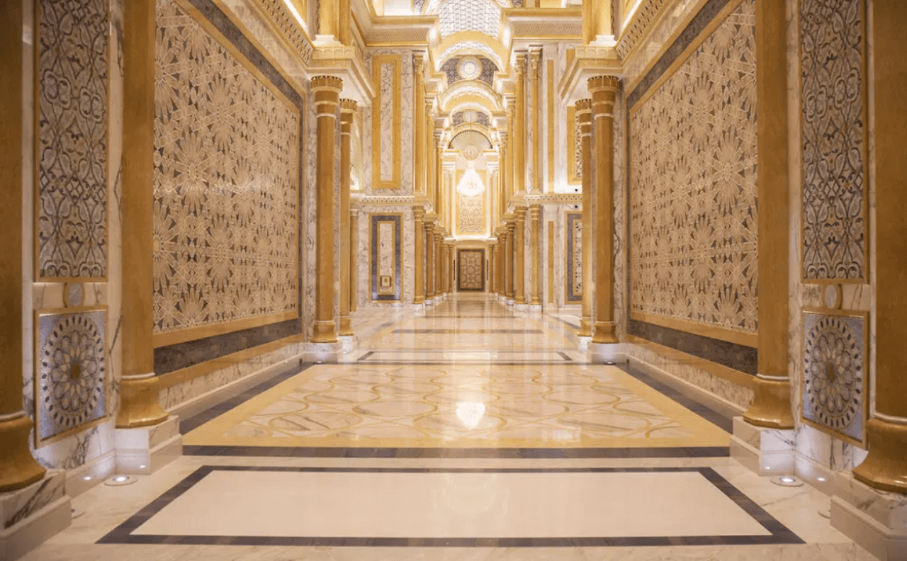 Abu Dhabi Full-Day Tour from Dubai: Sheikh Zayed Mosque, Emirates Palace, Corniche - სურათი 8