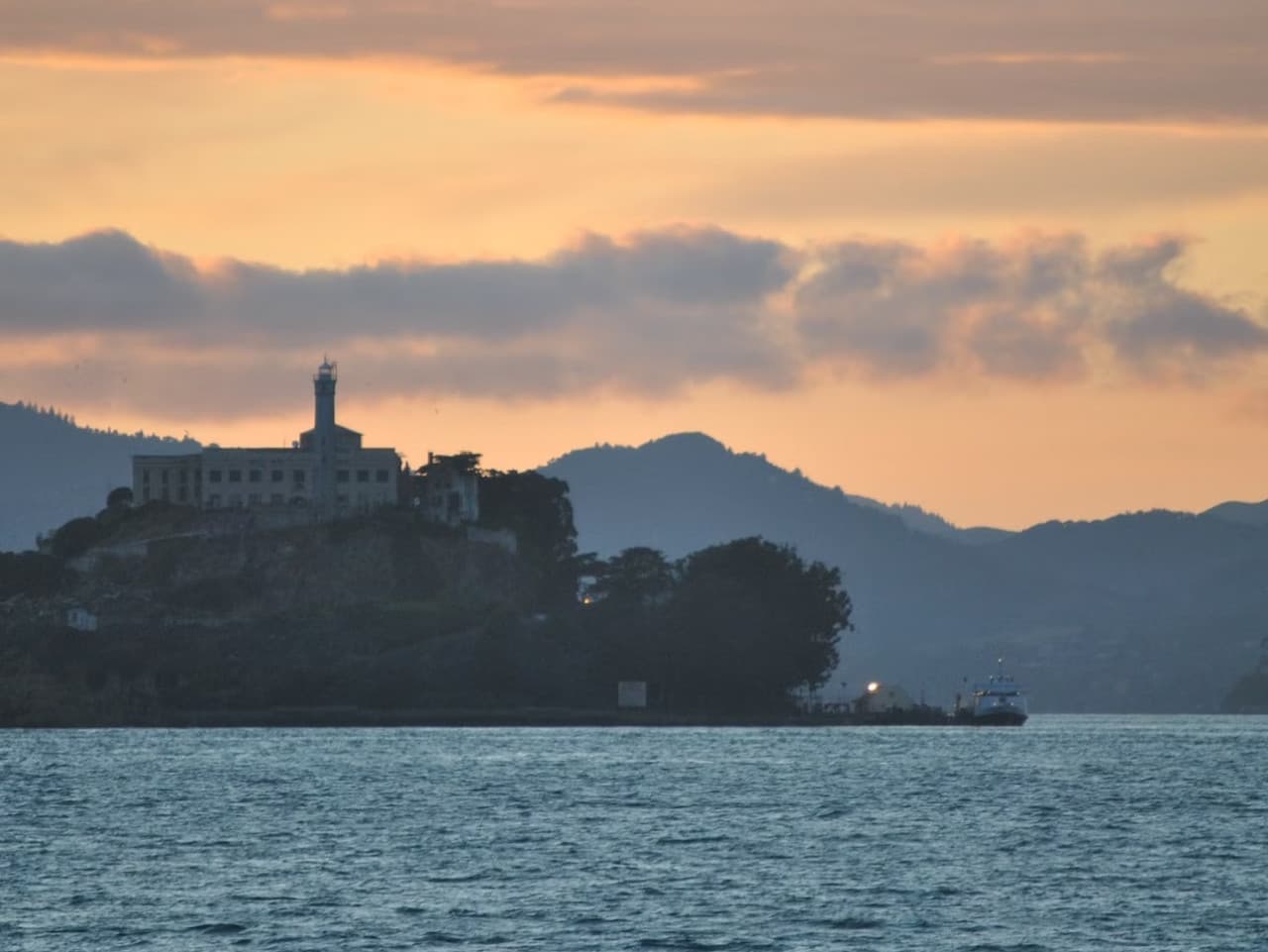San Francisco Bay 2 Hour Sunset or Evening Sightseeing Boat Cruise by Red and White Fleet - სურათი 9