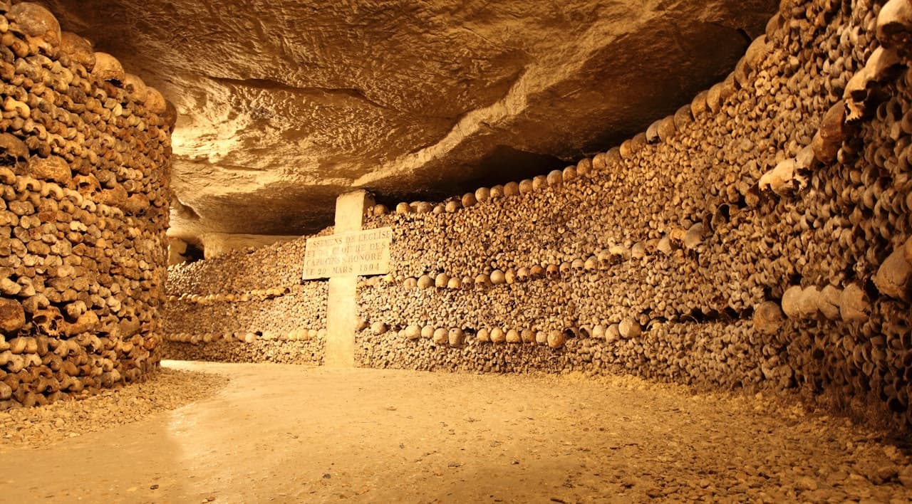 The Paris Catacombs - Skip-the-line with Audio Guide - სურათი 5