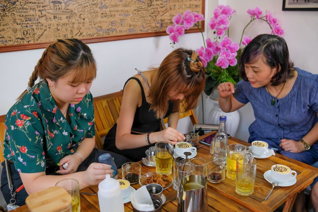 Egg Coffee Class and Hanoi Street Food Walking Tour - მთავარი სურათი