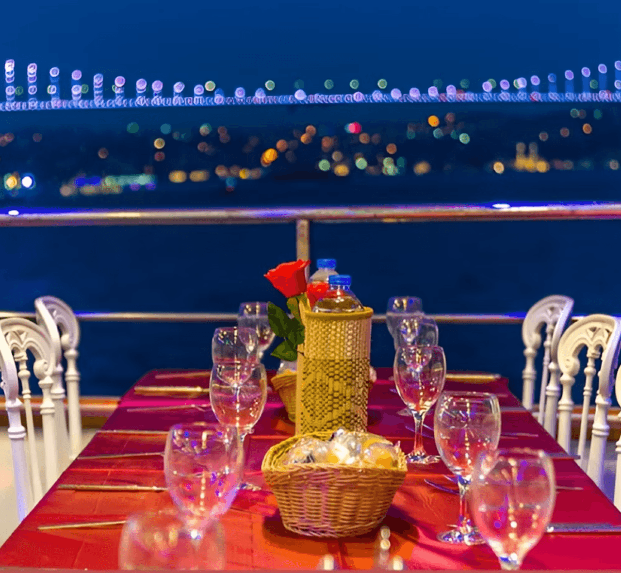 Bosphorus Dinner Cruise with Turkish Night Show - სურათი 4