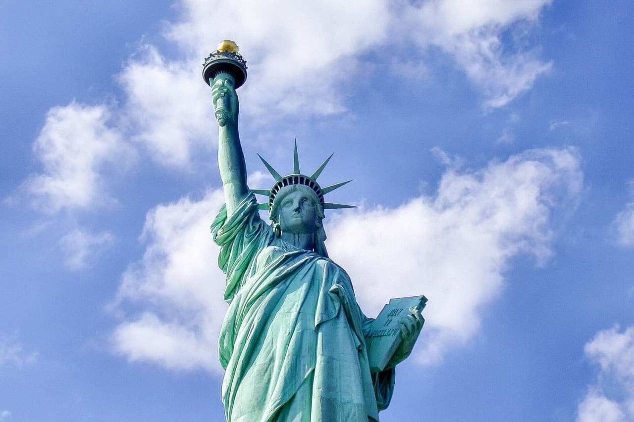 NYC: 9/11 Memorial Museum & Statue of Liberty Cruise - სურათი 2