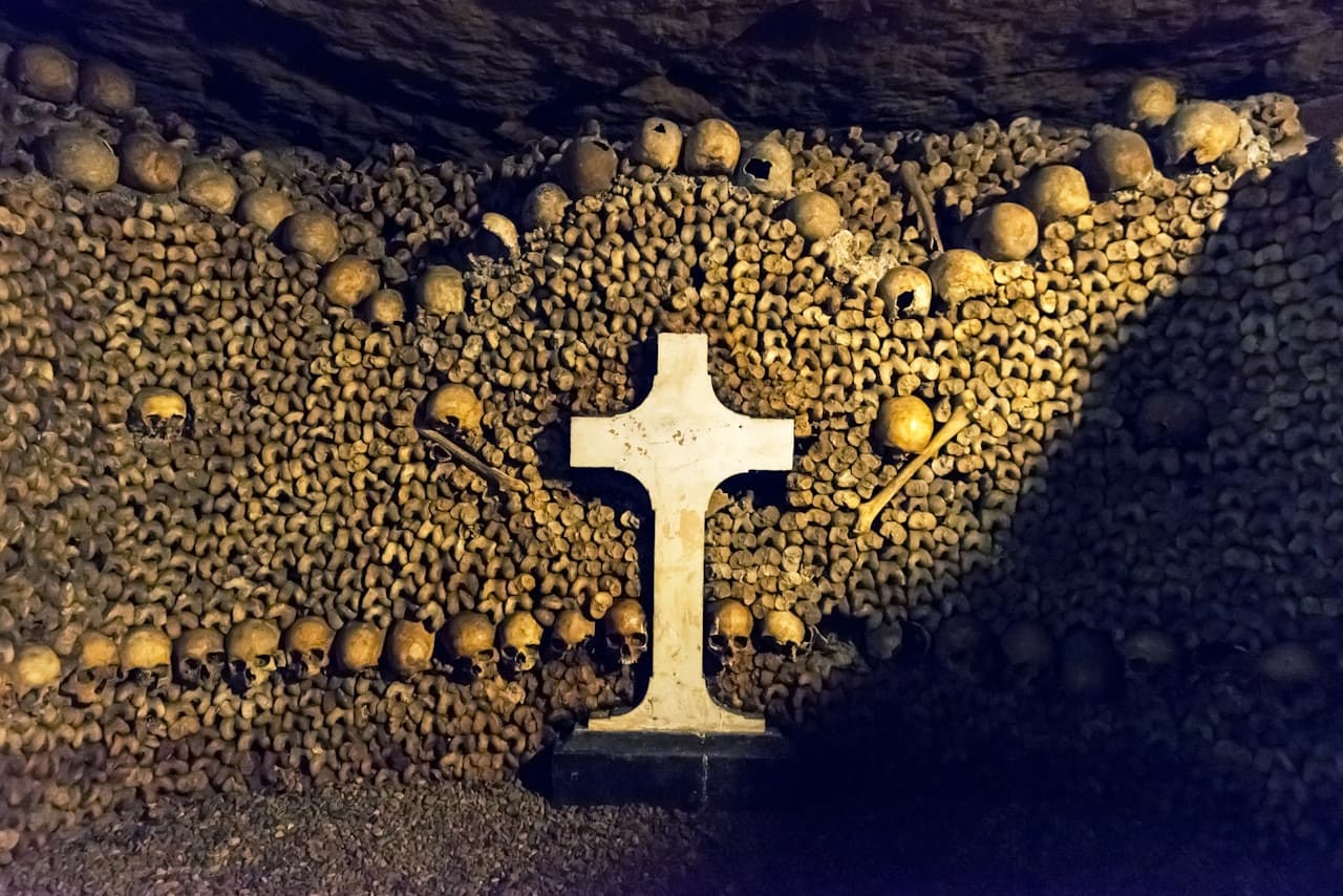 The Paris Catacombs - Skip-the-line with Audio Guide - სურათი 2