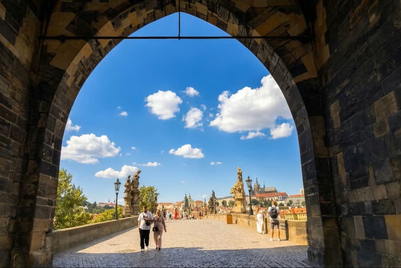 Charles Bridge Towers Ticket + Audio Guide - სურათი 2