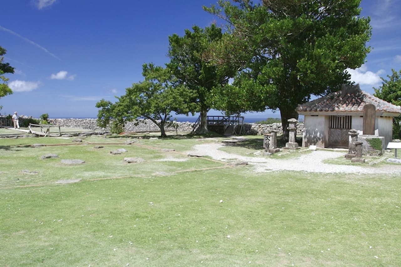 Nakijin Castle Ruins Ticket - სურათი 6