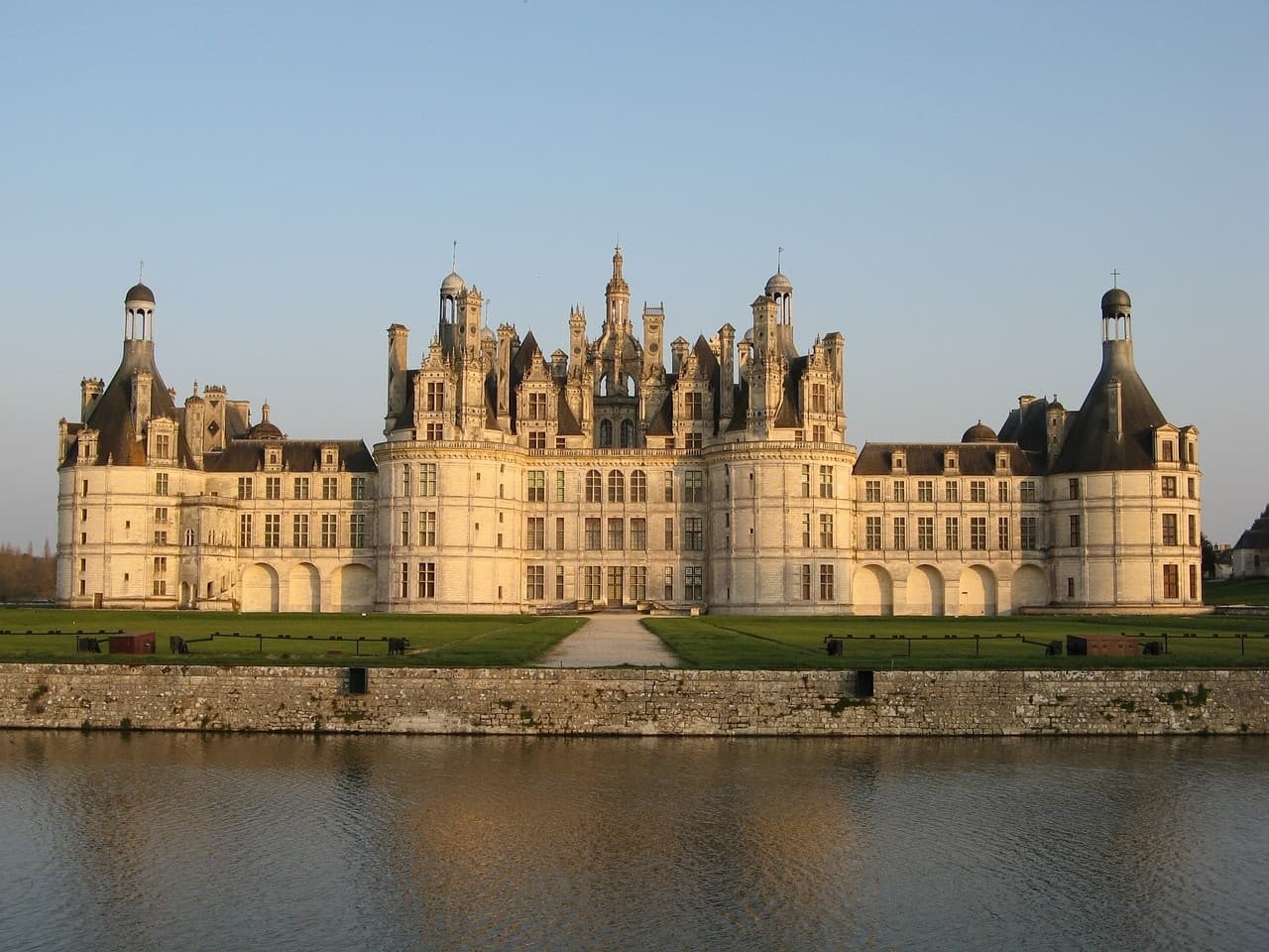 Loire Valley Tour from Paris: Chambord, Chenonceau, and Cheverny Castles - მთავარი სურათი