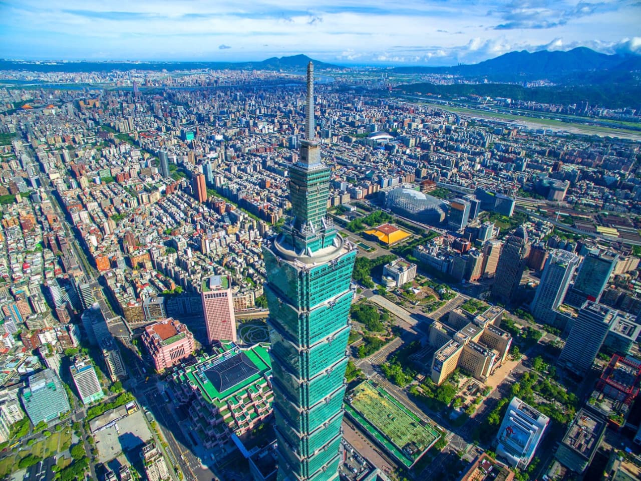 Classic Taipei Landmarks Full-Day Tour: National Palace Museum, Chiang Kai-shek Memorial Hall - სურათი 6