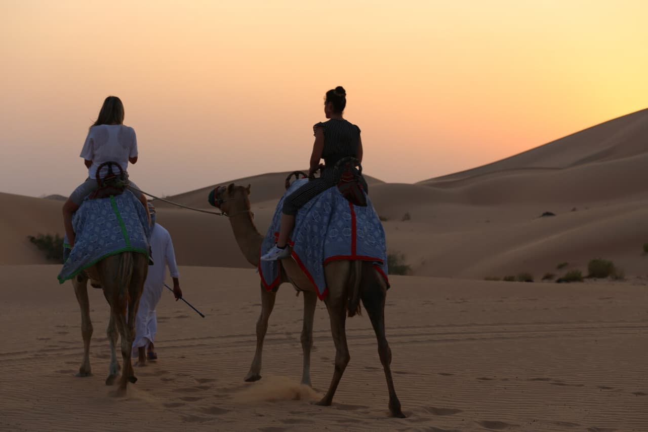 Premium Evening Desert Safari Tour from Dubai with BBQ Dinner - მთავარი სურათი