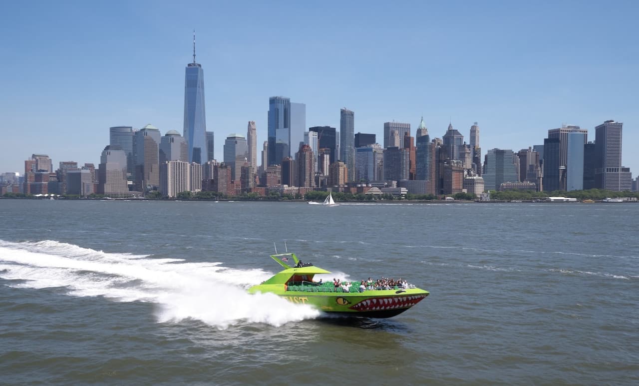 The Beast Speedboat Ride to Statue of Liberty by Circle Line: Reserved Straight-to-Board Ticket - სურათი 3