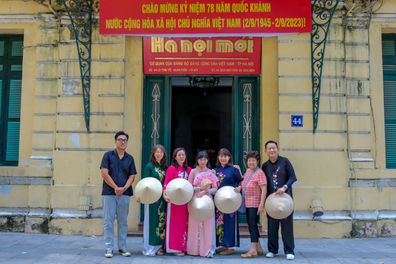 Hanoi Instagram Tour: Ceramic Mosaic Mural, Sword Lake, Long Bien Bridge - სურათი 5