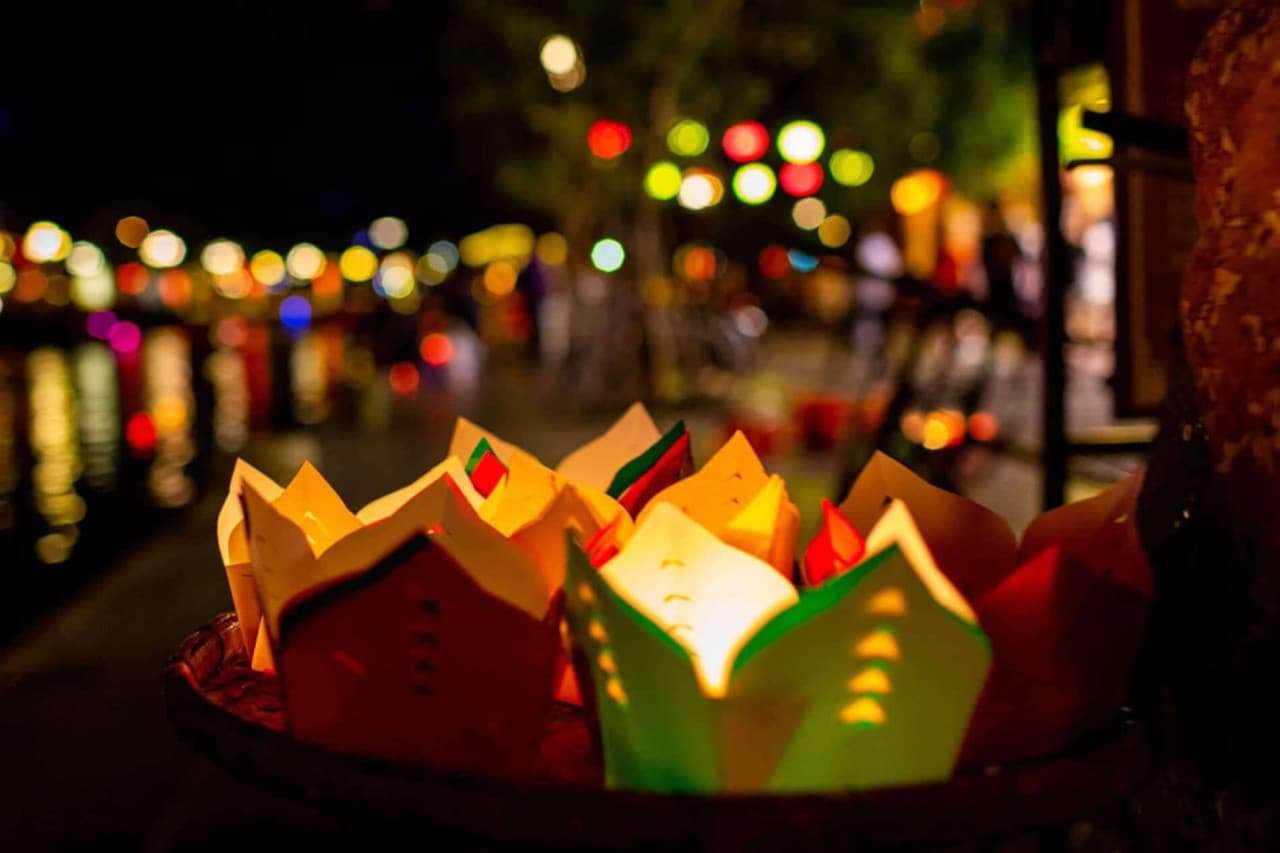 Hoai River Evening Boat Ride with Lantern Experience - სურათი 3