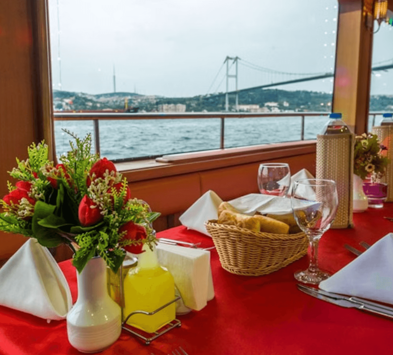 Bosphorus Dinner Cruise with Turkish Night Show - სურათი 12