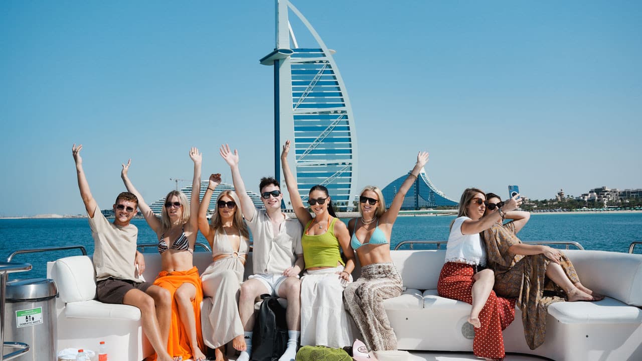 Dubai Marina Yacht Tours - სურათი 6