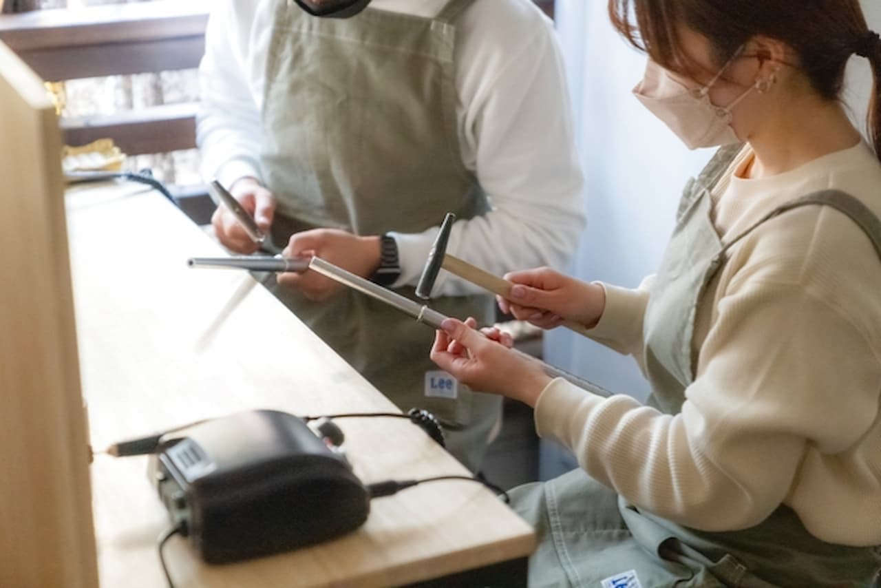 Silver Ring-Making Experience at Taisho Romance Workshop Grace - სურათი 5