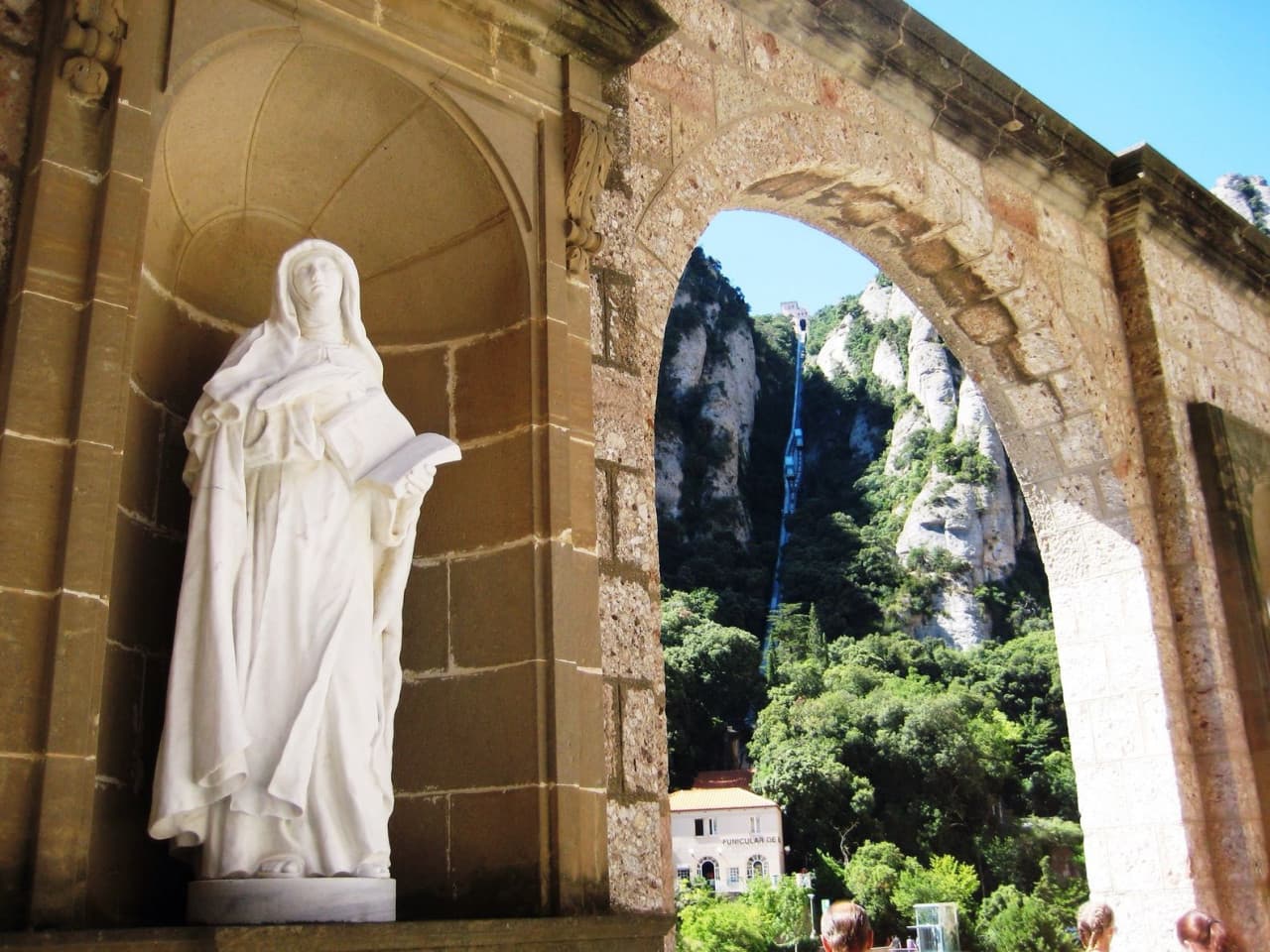 Montserrat Sunrise Tour from Barcelona - სურათი 6