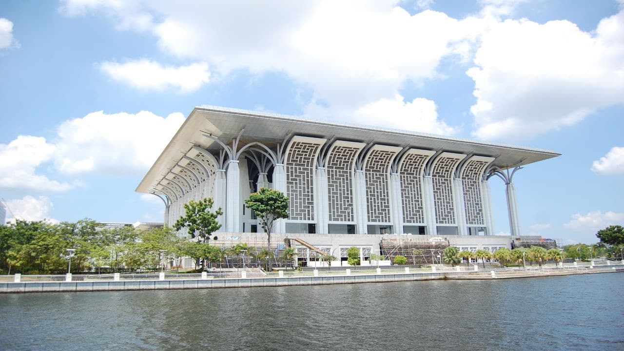 Putrajaya River Cruise and City Tour from Kuala Lumpur - სურათი 8