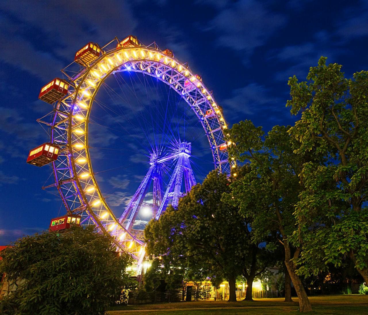 Vienna's Giant Ferris Wheel - სურათი 4