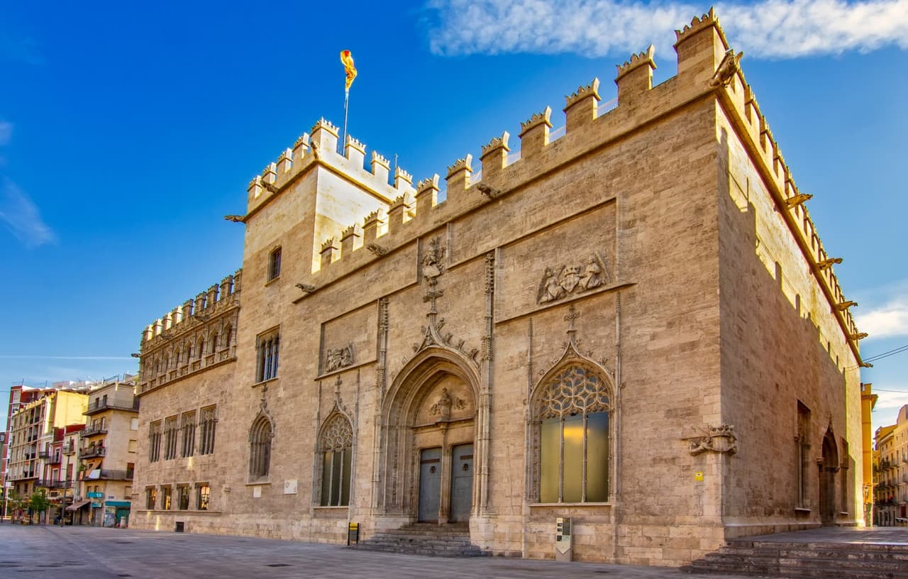 La Lonja de la Seda Tour with English-Speaking Guide & Fast Track Entry - მთავარი სურათი