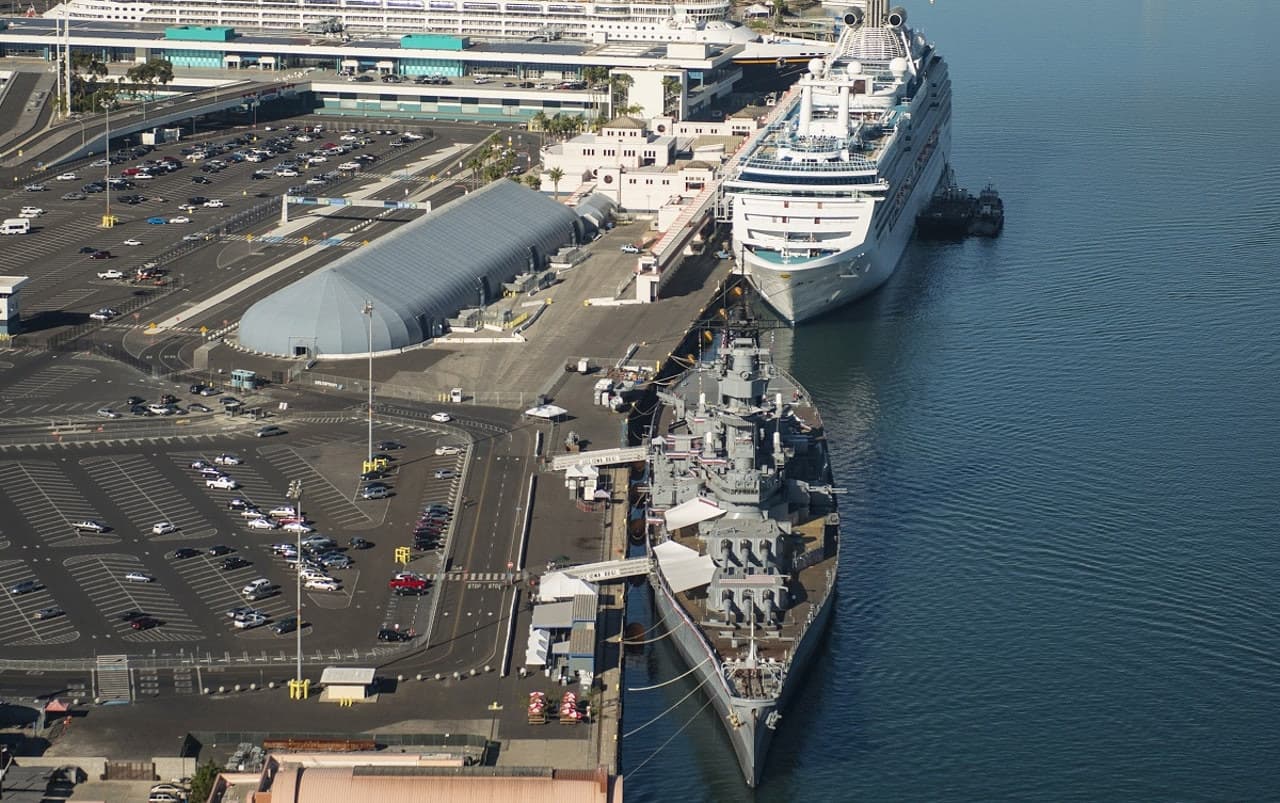 Battleship Iowa Museum - სურათი 2