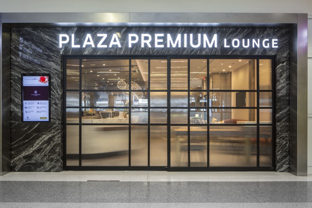 Plaza Premium Lounge - Dallas Fort Worth International Airport Terminal E - სურათი 9