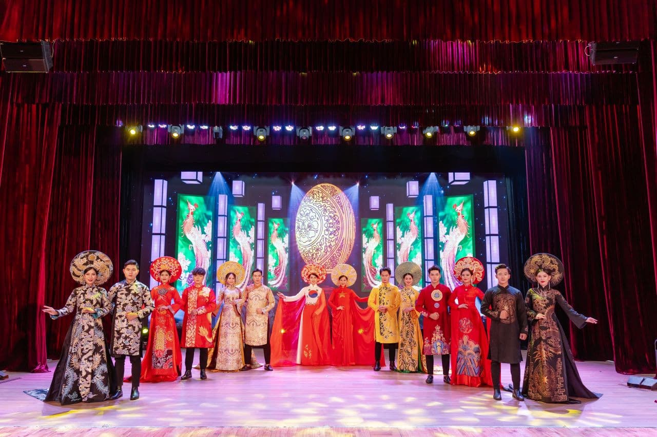 Ao Dai Show in Da Nang - სურათი 12