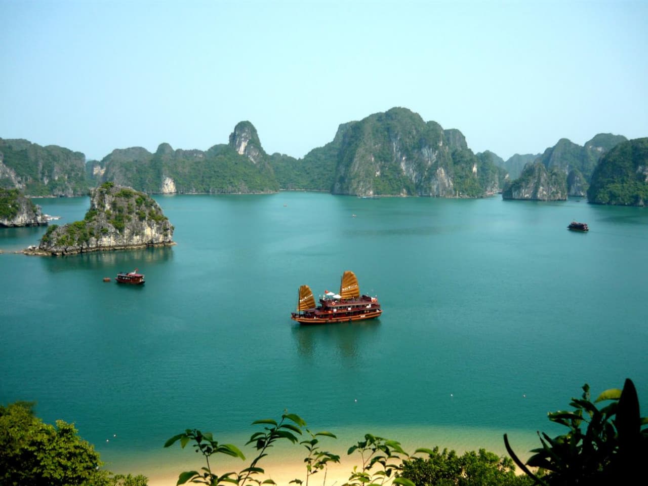 Ha Long Bay Cruise with Round Trip Transfer from Hanoi - სურათი 11