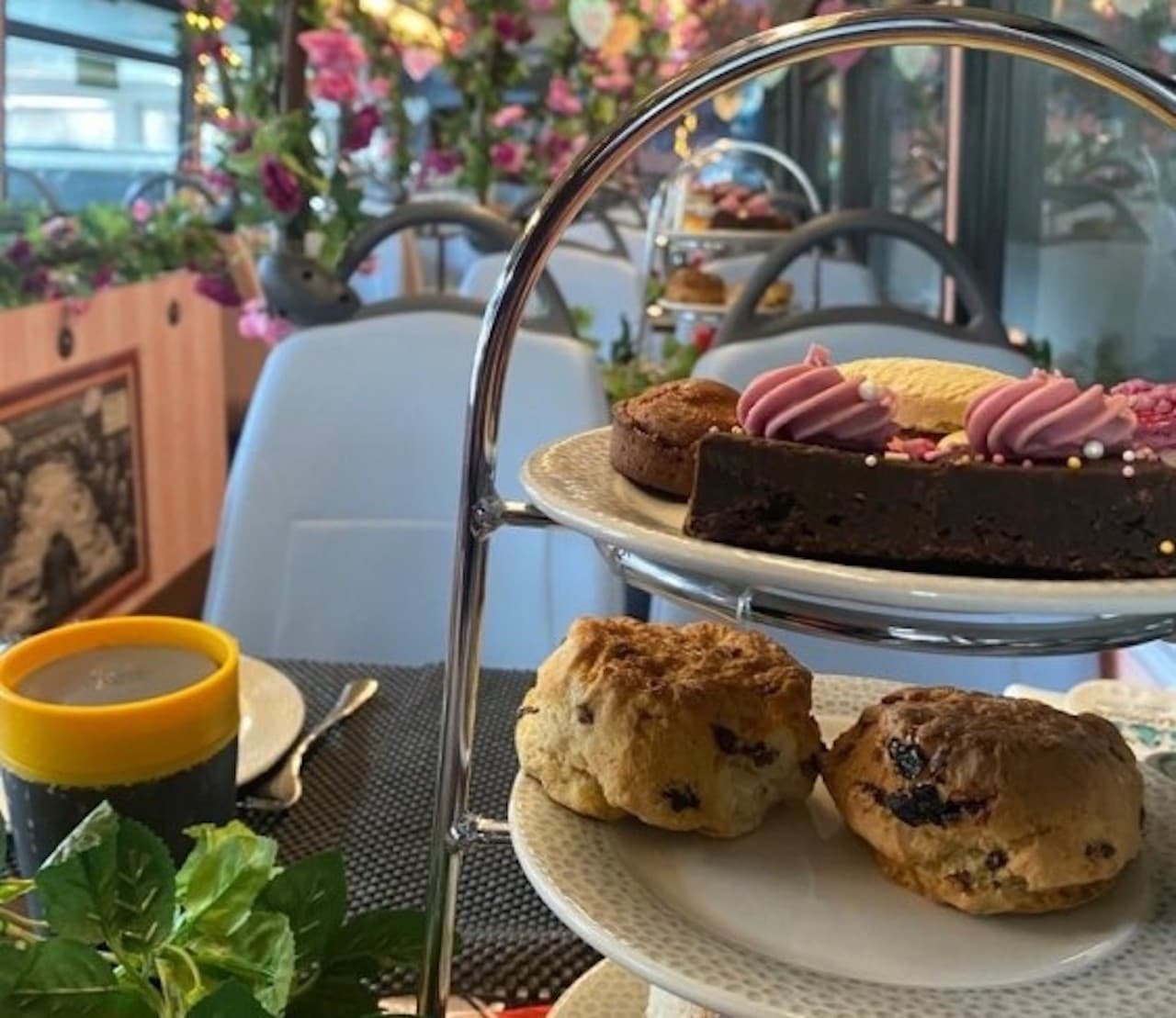 Afternoon Tea Bus with Panoramic Tour of London - სურათი 6