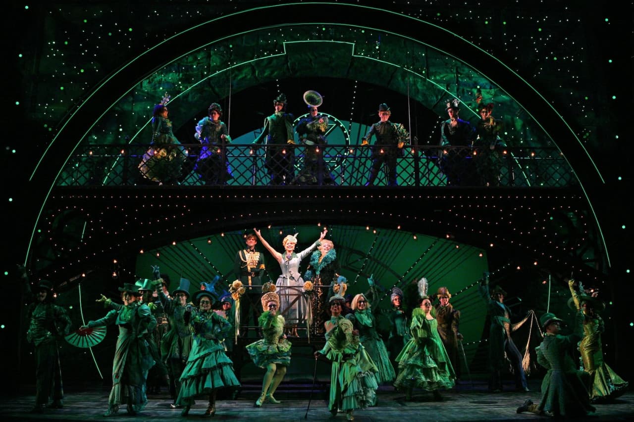 Wicked Broadway Show Ticket in New York - სურათი 2