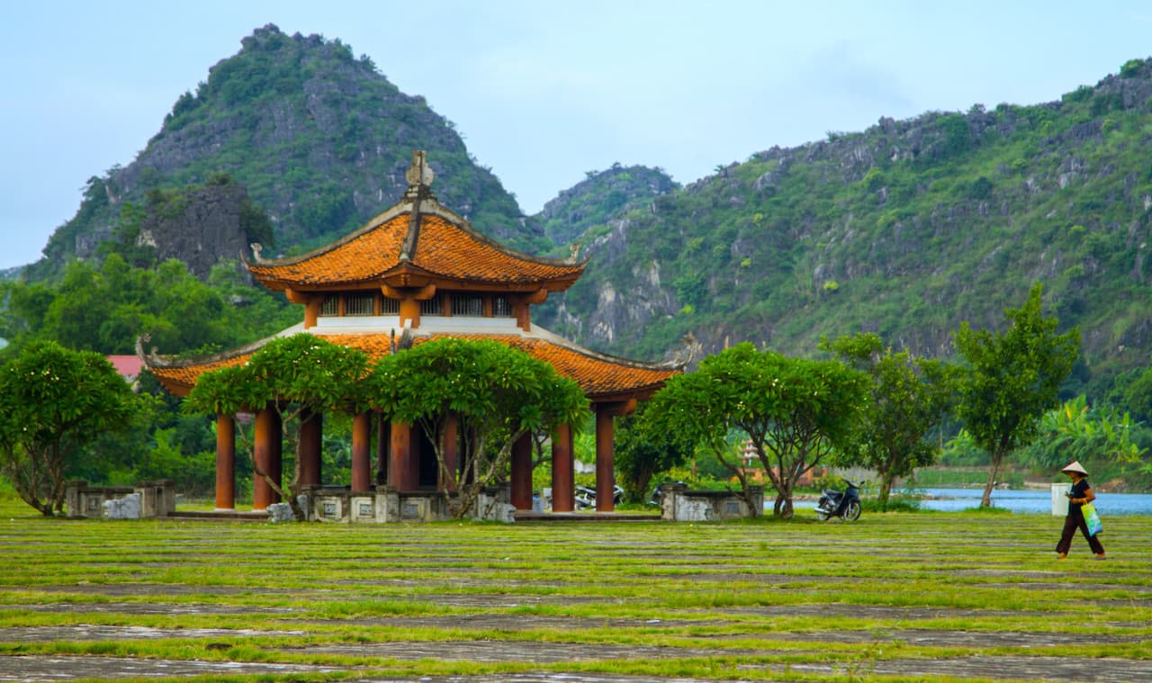 Hoa Lu and Tam Coc Tour from Hanoi - სურათი 7