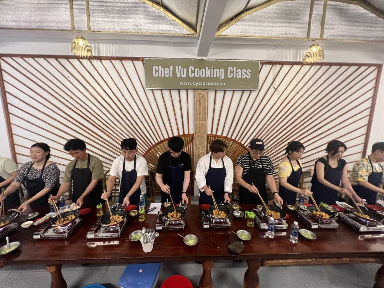 Chef Vu Cooking Class with Market Tour and Cyclo Ride - მთავარი სურათი