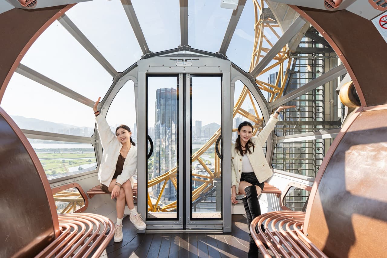 Studio City Macau Golden Reel Ferris Wheel - სურათი 6