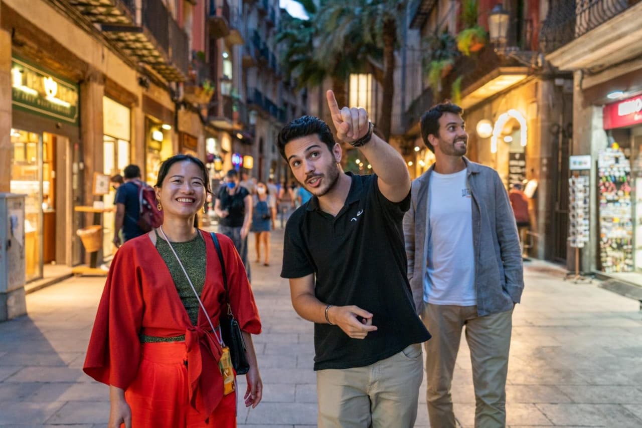 Barcelona Walking Tour with High-Speed Train Transfer from Madrid - სურათი 3