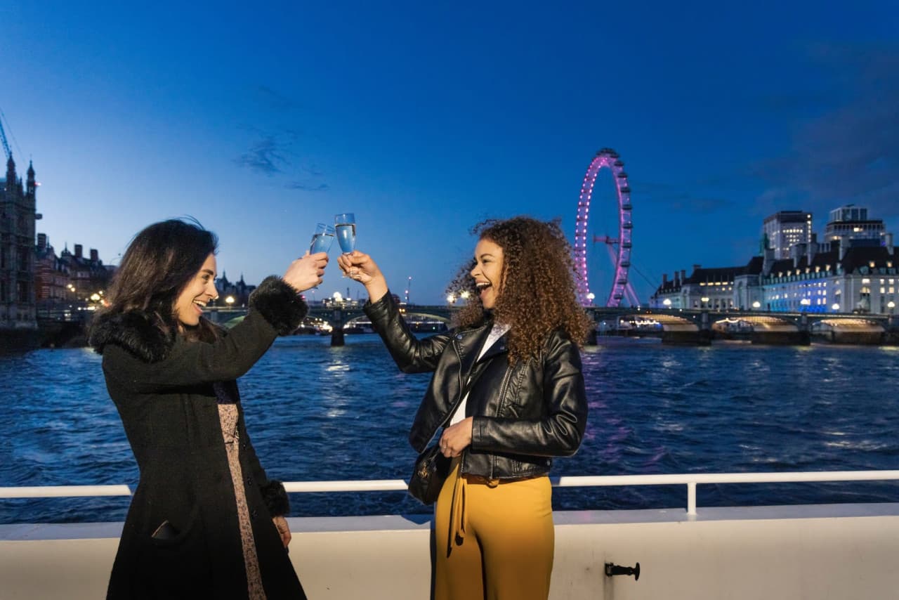 Evening Cruise on the River Thames - სურათი 4