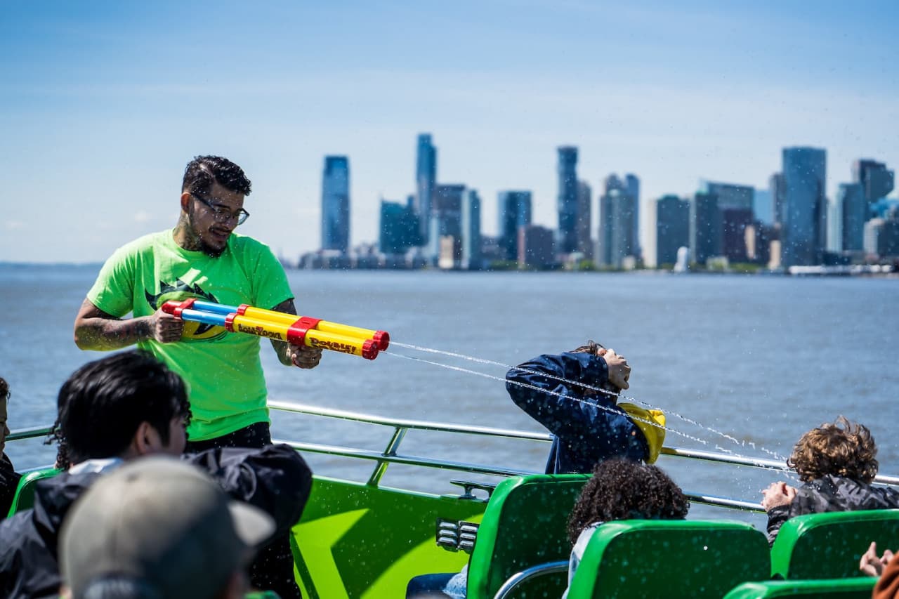 The Beast Speedboat Ride to Statue of Liberty by Circle Line: Reserved Straight-to-Board Ticket - სურათი 9