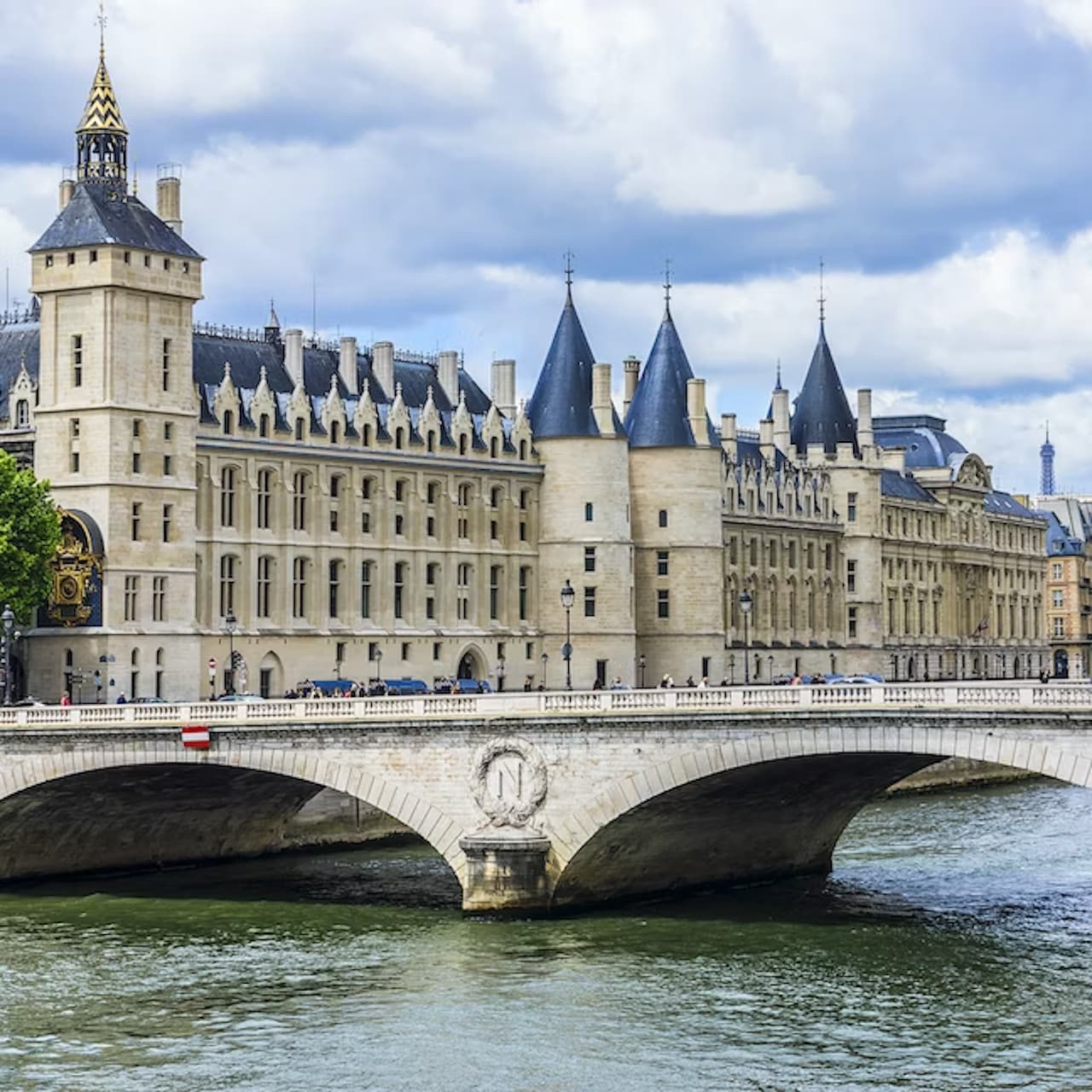 Conciergerie: Priority Entrance - სურათი 3