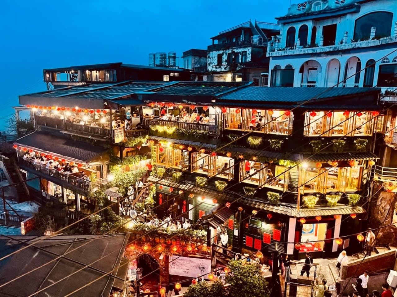Jiufen Night Tour from Taipei: Jiufen Old Street, ShueiNanDong Golden Waterfall, Baoshishan Lookout - მთავარი სურათი