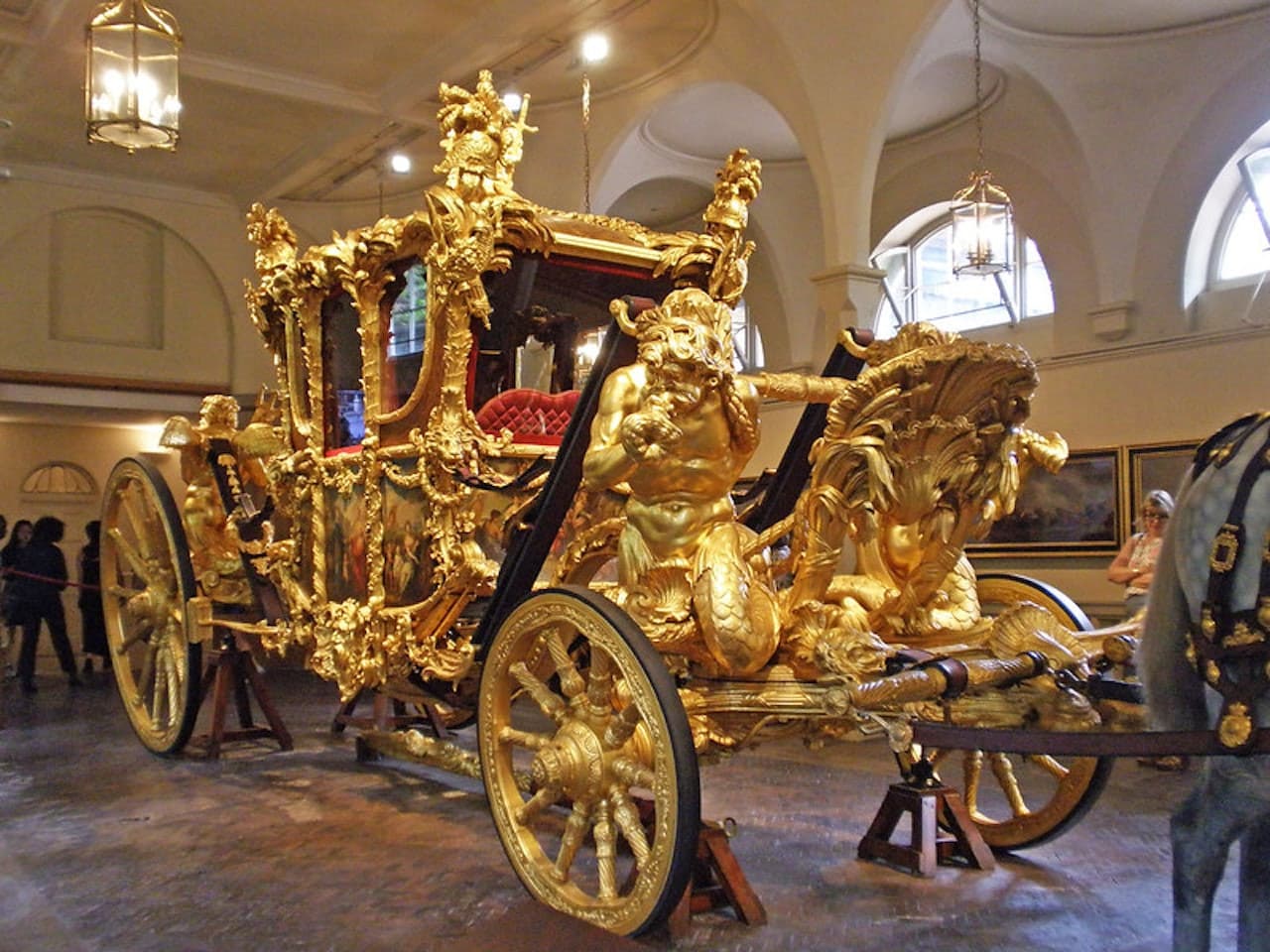 Royal Mews at Buckingham Palace - სურათი 3
