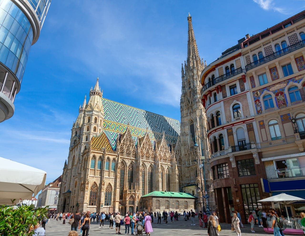 Vienna Old Town, Hofburg Palace Courtyard, and St. Stephen's Cathedral Walking Tour - სურათი 21
