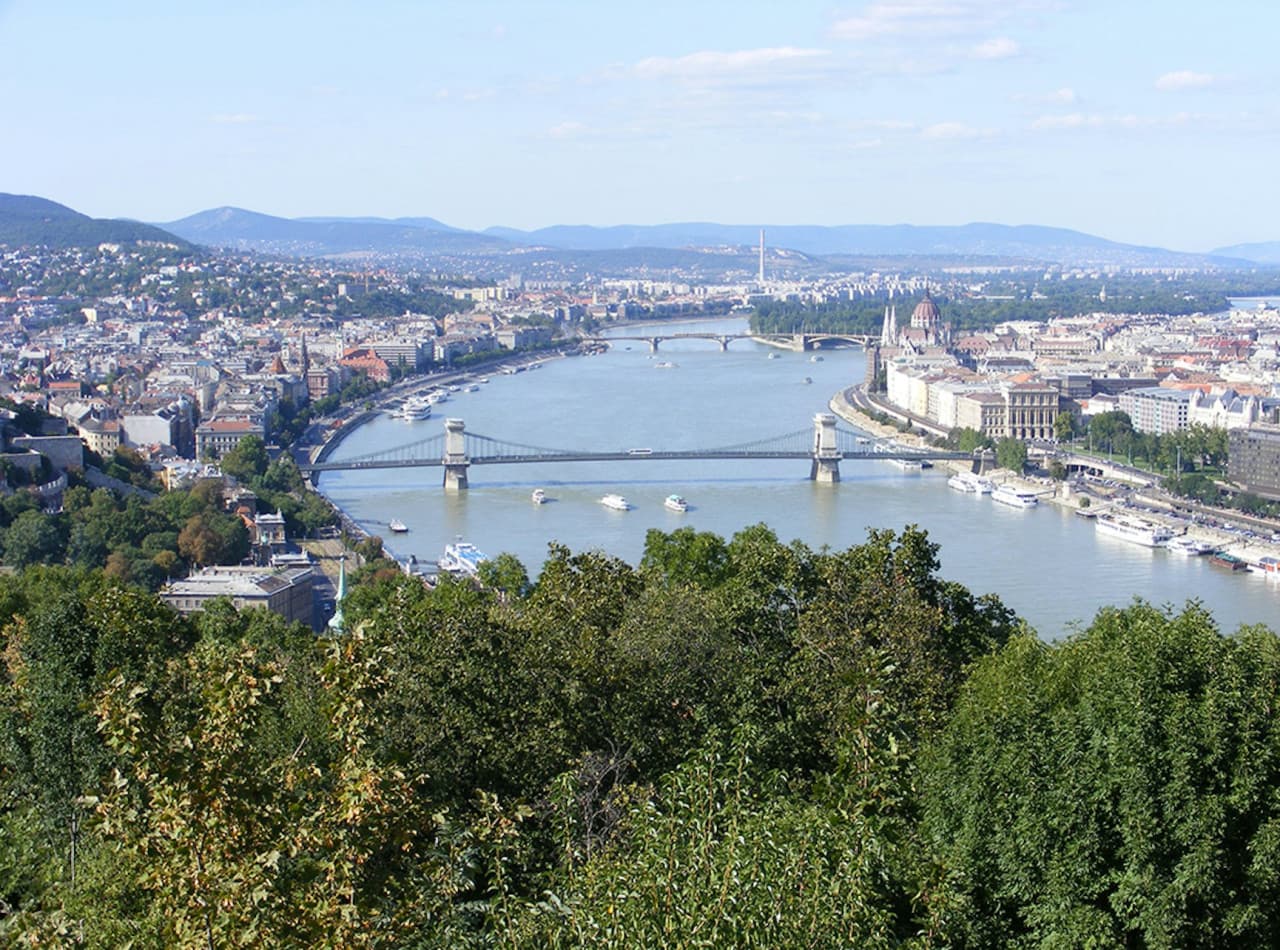 Budapest: Castle District & Hungarian Parliament Guided Tour + Transport - სურათი 2