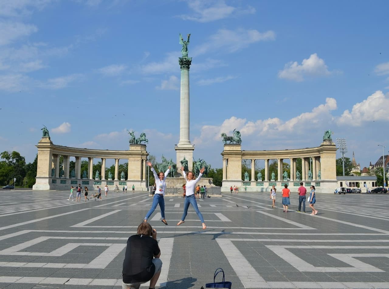 Budapest: Castle District & Hungarian Parliament Guided Tour + Transport - სურათი 5