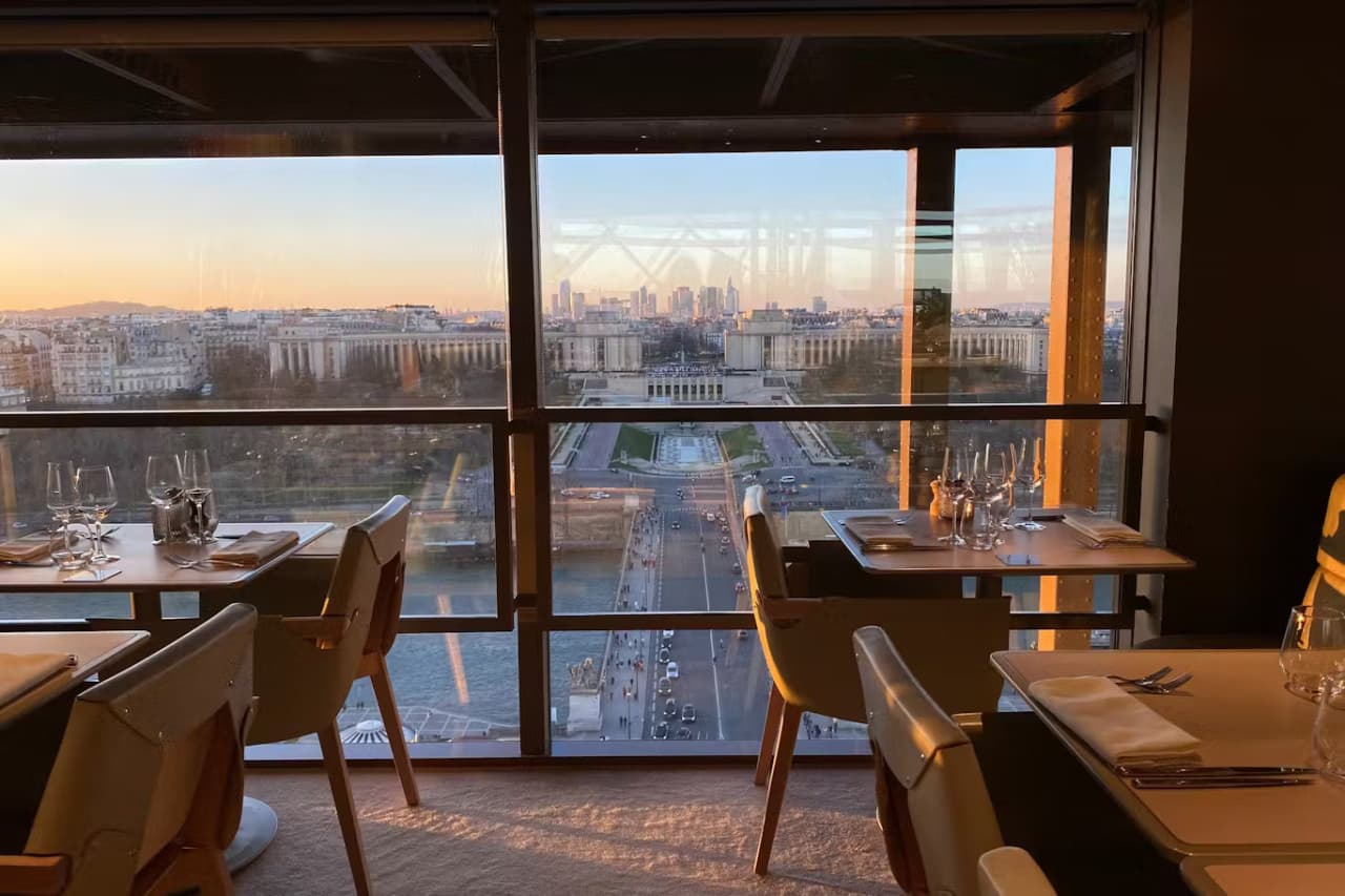 Eiffel Tower Dining Experience at Madame Brasserie Restaurant - სურათი 8