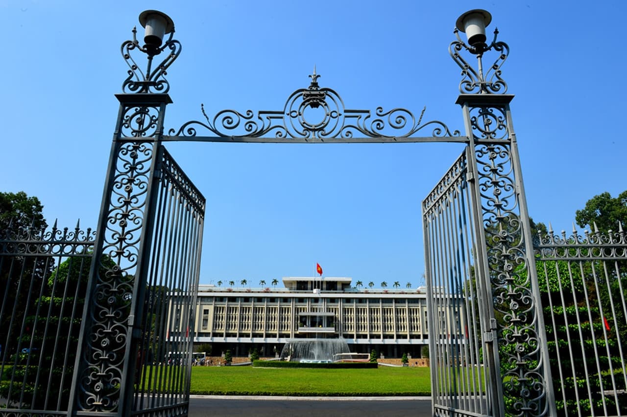 Ho Chi Minh Half-Day City Tour: Independence Palace, Notre Dame Cathedral, Thien Hau Pagoda - სურათი 2