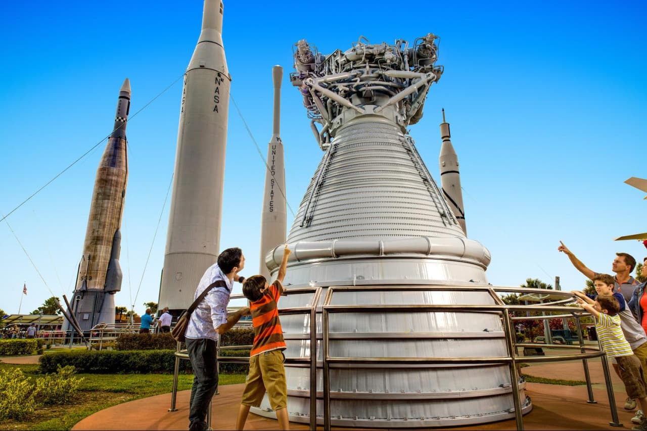 Kennedy Space Center Visitor Complex Admission with Round Trip Transportation from Orlando Area - სურათი 11