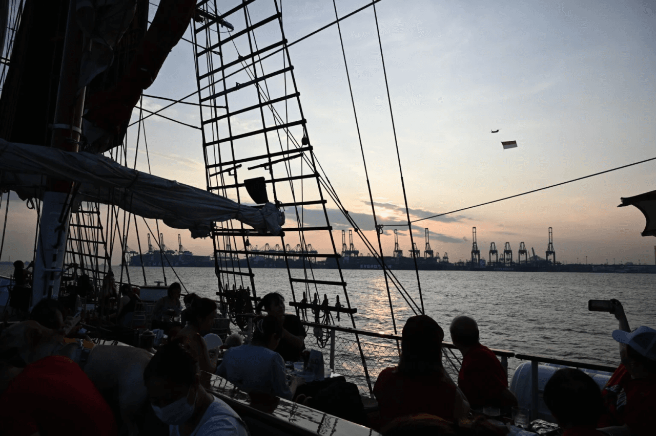 The Royal Albatross - Luxury Tall Ship Cruise Ticket - სურათი 37