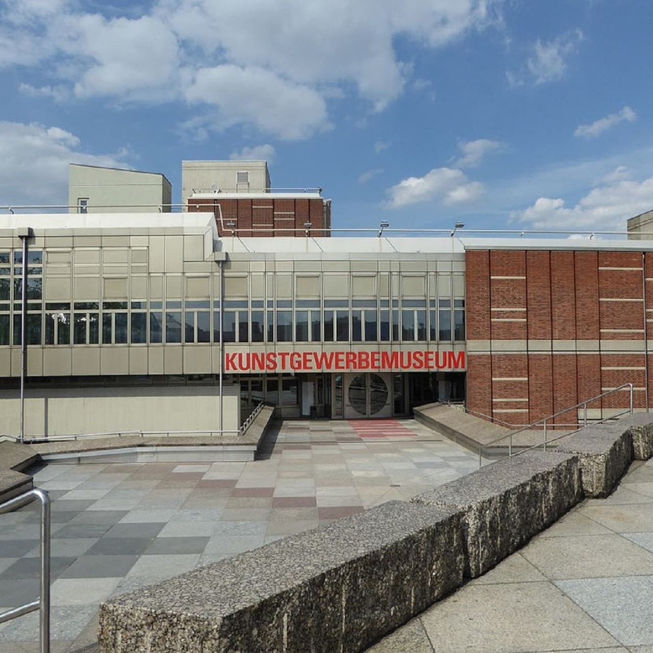 Museum of Decorative Arts (Kunstgewerbemuseum): Skip The Line - სურათი 4